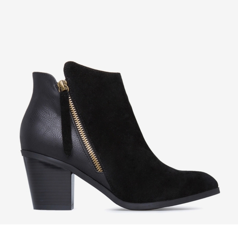 Cute black booties!🖤🤎🖤